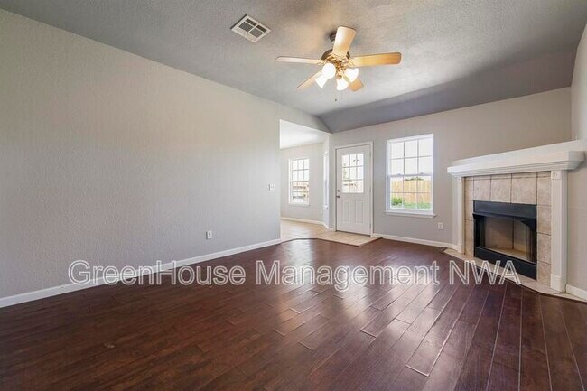 Photo - 520 Dewberry Ln