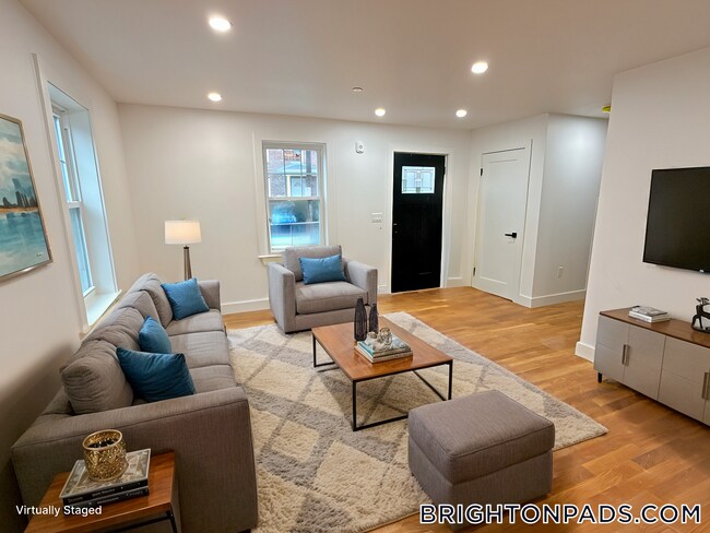 Building Photo - 36 Shepard St Unit 1 Rental