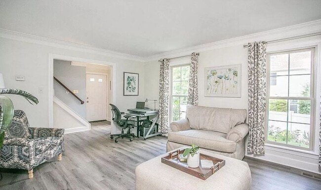 Photo - 295 Sugartown Rd