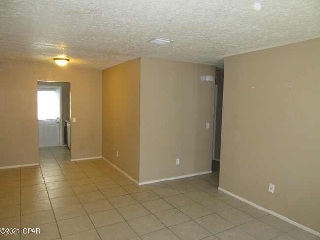Photo - 1104 W 19th Ct Unidad D