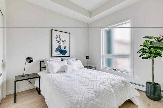 Photo - 4850 50 Av SW