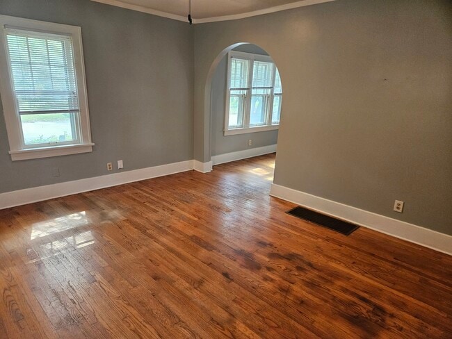 Photo - 1602 W University Ave