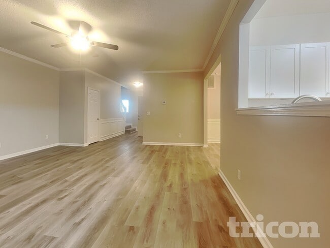 Photo - 222 Southwind Ln