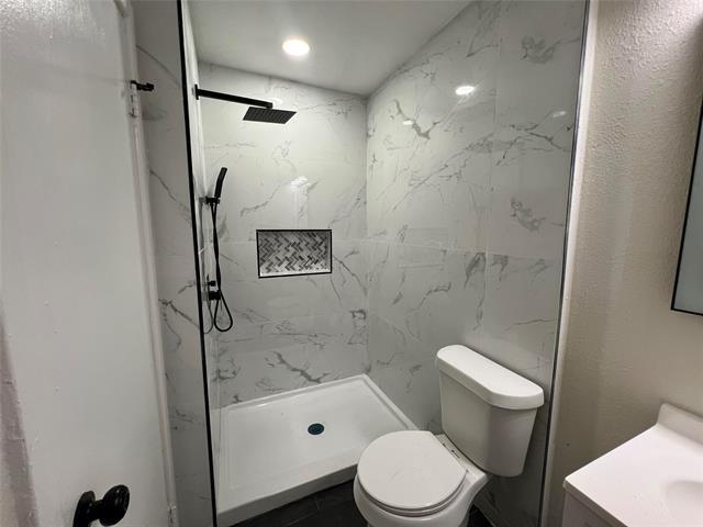 Photo - 8020 Laura St