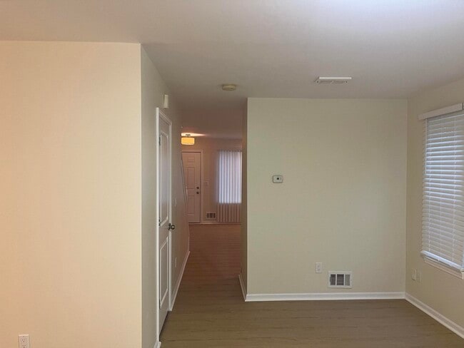 Photo - 22741 Middlebelt Rd