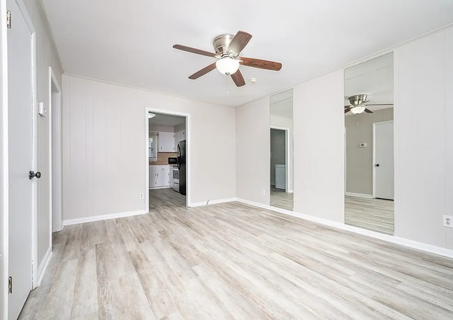 Building Photo - 2 Bedroom Units