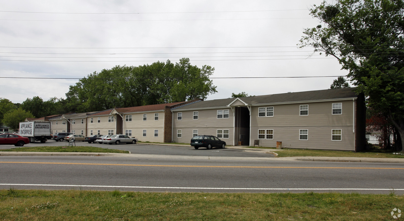 Arbor Brook Apartments - Arbor Brook Apartments