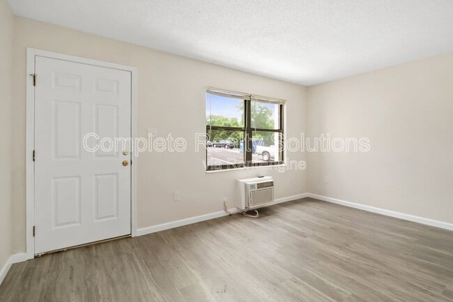 Photo - 790 Country Aire Ct Unit 103