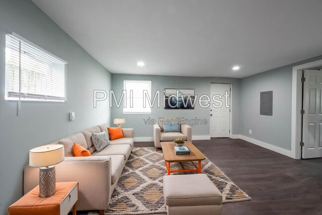 Photo - 238.5 N Beville Ave