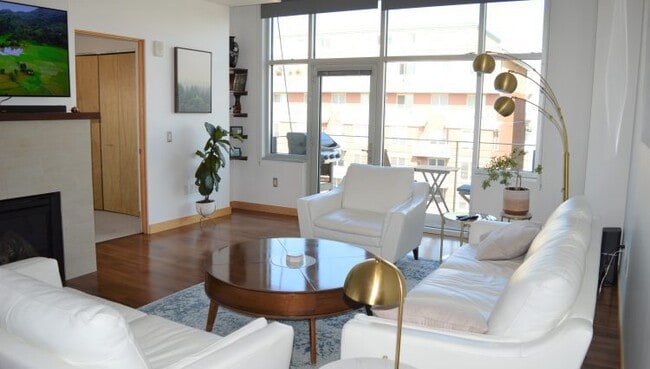 Photo - 309 W Washington Ave Unit 1001