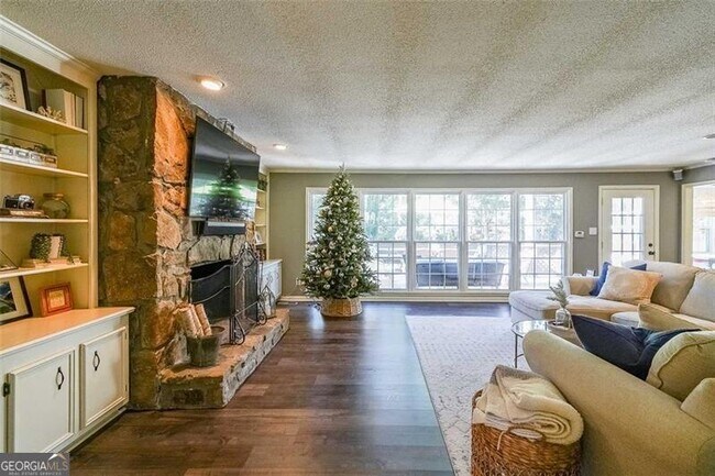 Photo - 701 Willow Ridge Dr NE