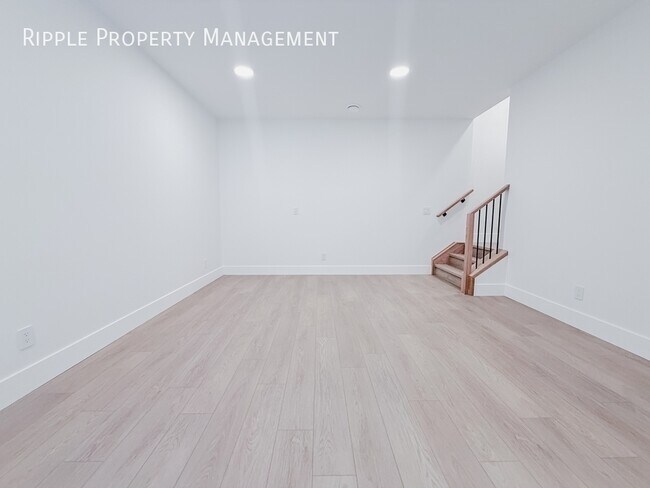 Photo - AMAZING 2 BEDS, 1 BATHS MULTIPLEX | AIR CONDITIONING & WINDOW COVERINGS