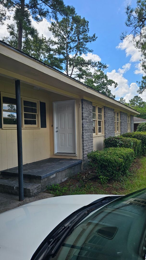 Charming home off Baytree Rd - Charming home off Baytree Rd