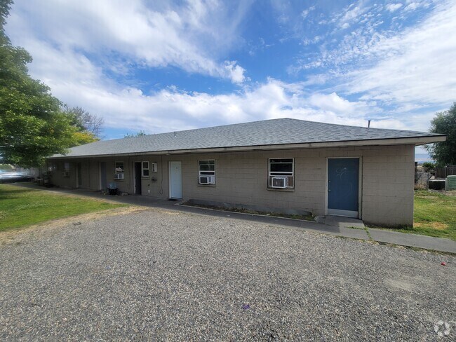 Building Photo - 724 Owen Ave Rental