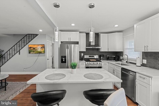 Photo - 124 Pennypacker Dr