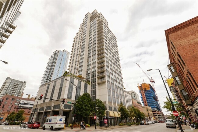 Building Photo - 200 W Grand Ave Unit 1301 Rental