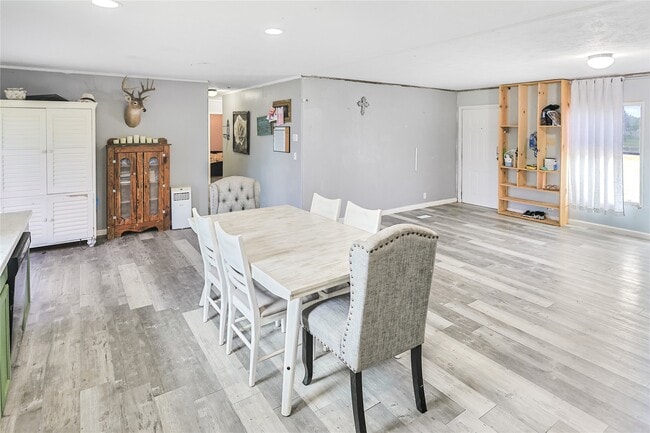 Photo - 11105-32nd 1/2 32nd 1/2 St