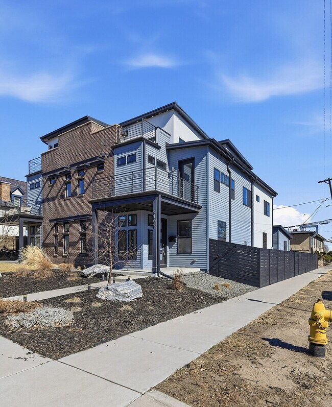 Photo - $5,740.95, $300 off the first month's rent, 4 Beds - 5 Bath, Townhouse in Denver with Office!