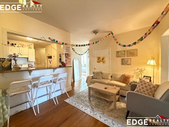 Photo - 74 Egmont St Unit 4