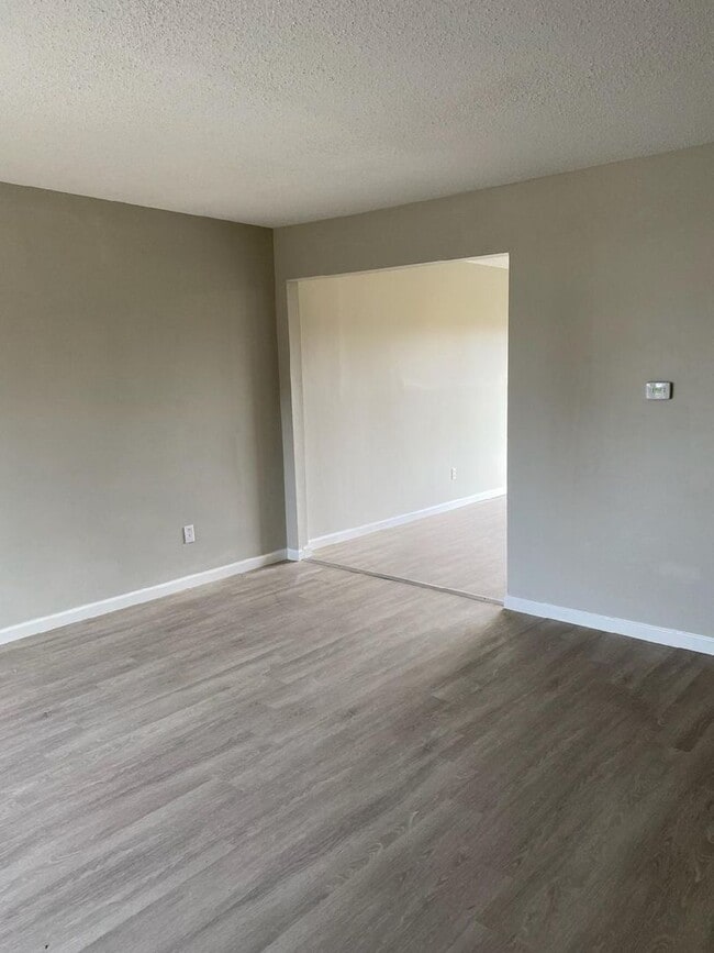 Photo - 5415 N Linwood Ave Unidad 5417 N Linwood Ave.