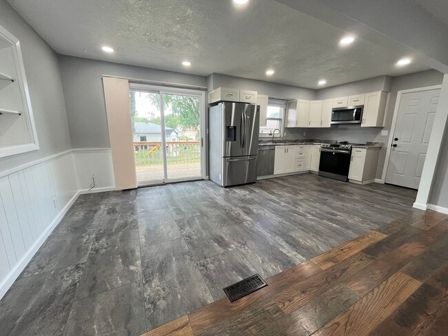 Photo - Newly Renovated 5 Bed/3 Bath in South Sioux Falls!