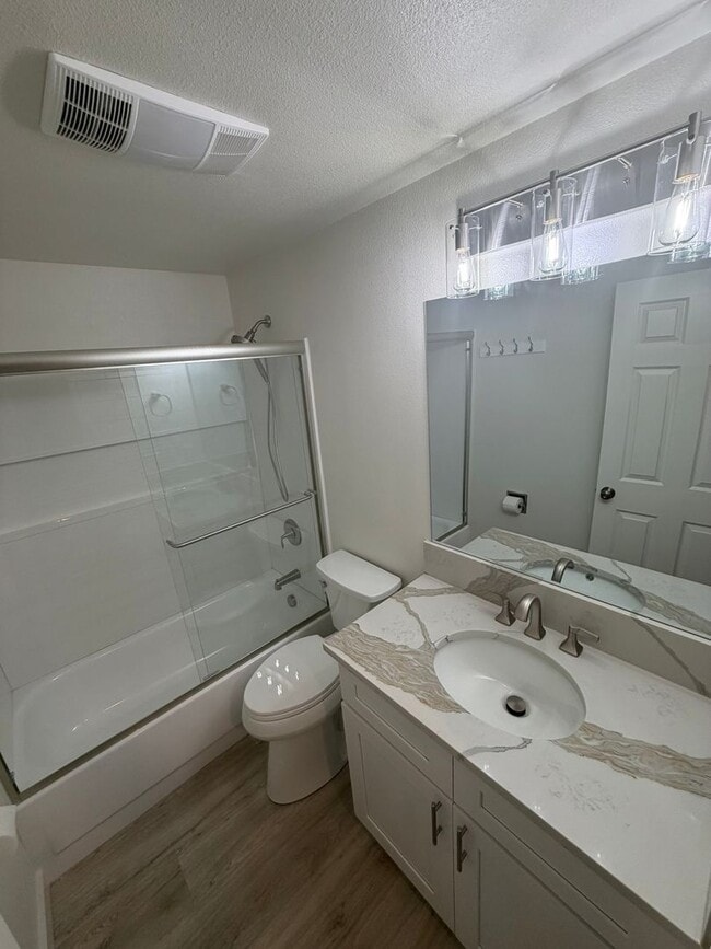 Photo - Newly Remodeled Large 2 Bedroom!