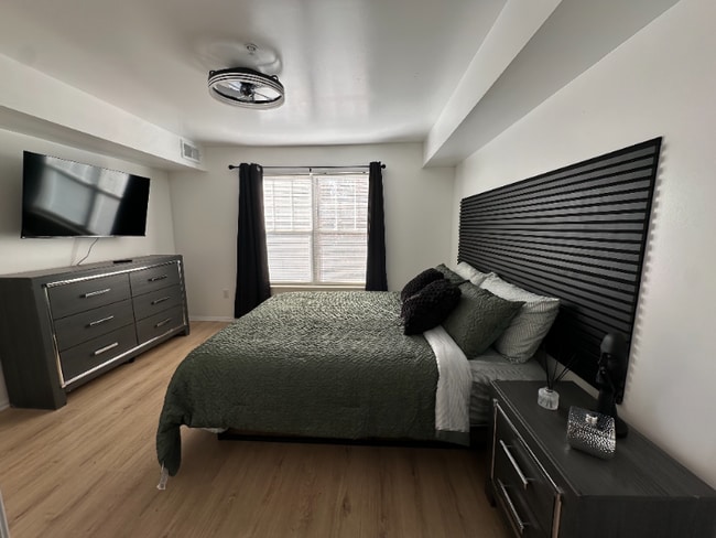 Photo - 139000 Farnsworth Ln Unit 4202