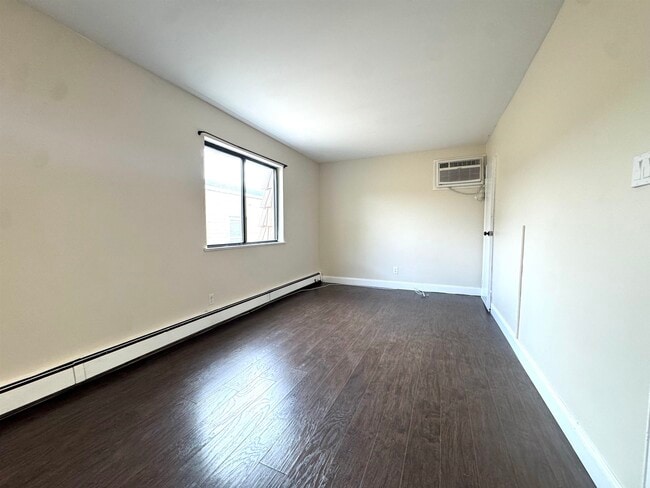 Photo - 78 69TH St Unit 14A