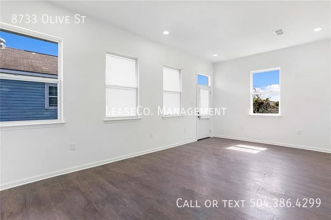 Photo - 8733 Olive St