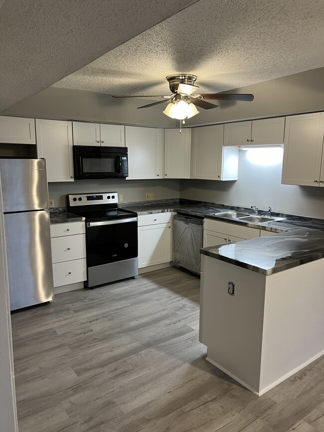 Photo - 301 Cypress St