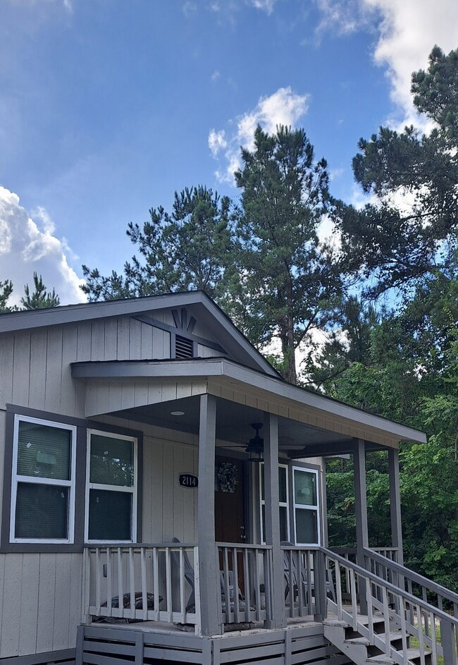 2114 N Farm to Market 1486
