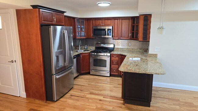 124 68th St Unit 306