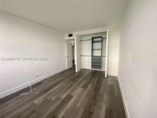 7441 Wayne Ave Unit 6B
