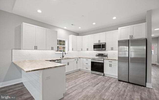 Photo - 29345 Greenfield Ave