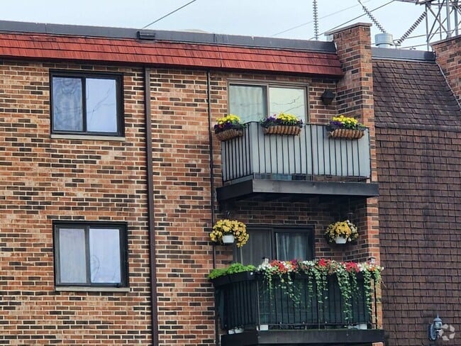 Building Photo - 1793 W Algonquin Rd Unit 3A Rental