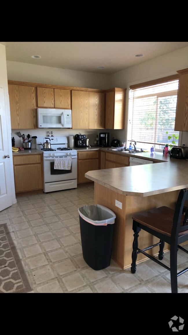 Building Photo - 540 S Glenmoor Dr Rental