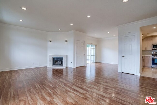 Building Photo - 1034 S Shenandoah St Unit 1-1 Rental