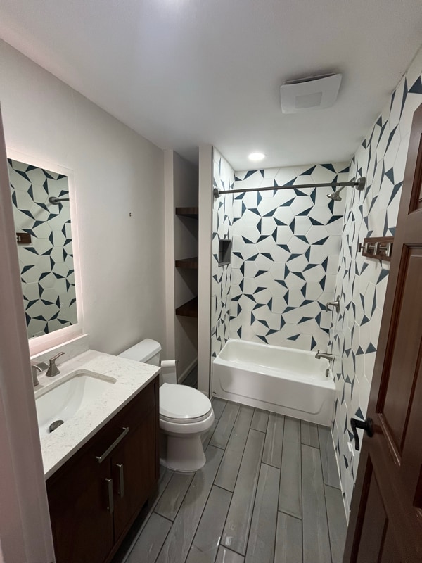 Photo - 18320 Dickerson Ln