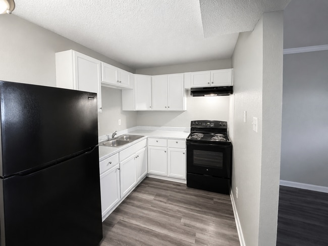 Photo - Spanish Cove Apartments