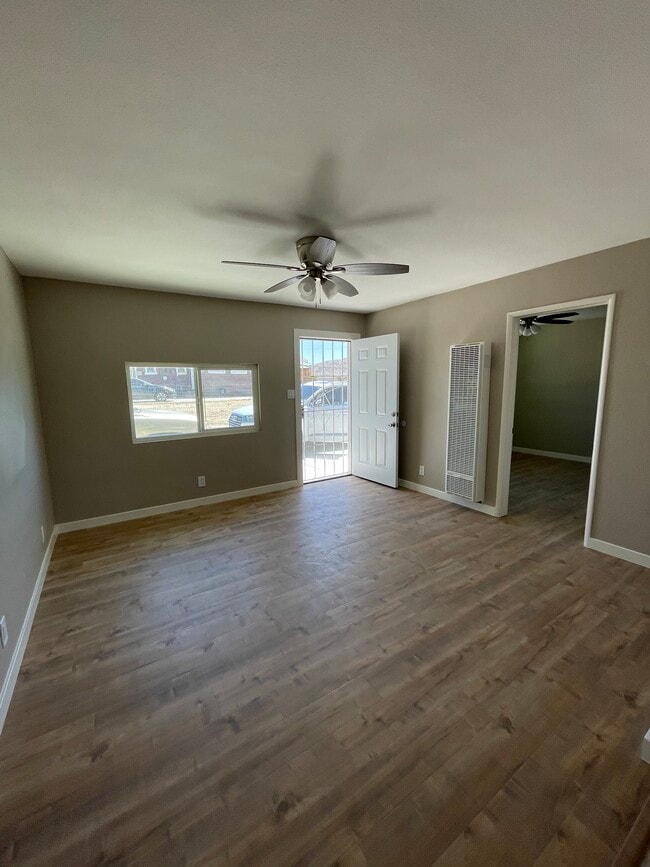 Photo - 15484 5th St Unidad 15486