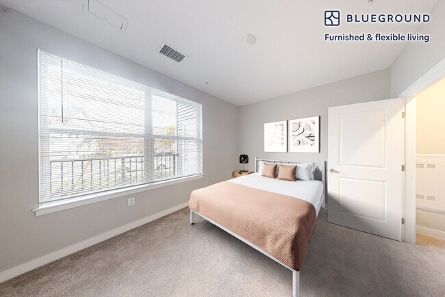 Photo - 155 Lenox St Unidad SI FL2-ID5910A