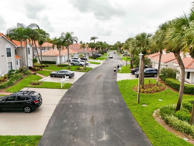 Photo - 10910 Lakemore Ln Unit 201