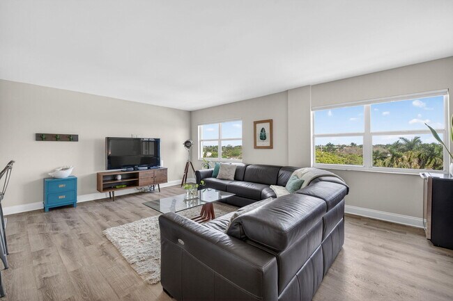 Photo - 2555 NE 11th St Unit 609