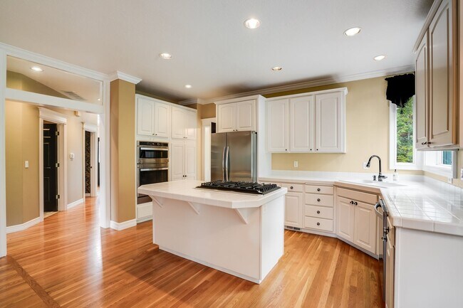 Photo - Beautiful 5 Bed, 3 Bath Rental Home in Cedar Mills Beaverton!
