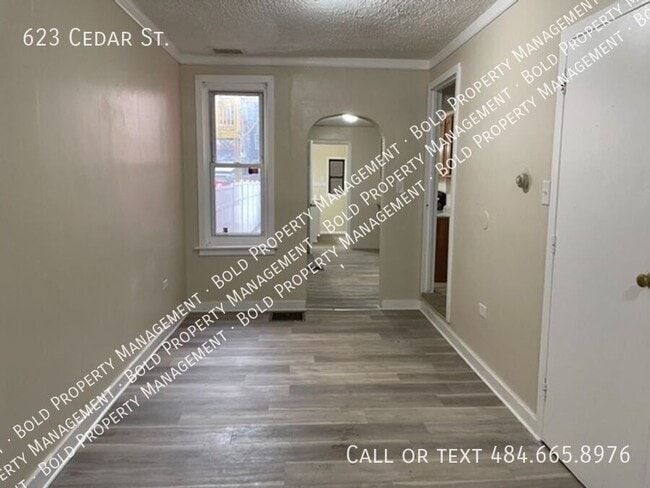 Photo - 623 Cedar St