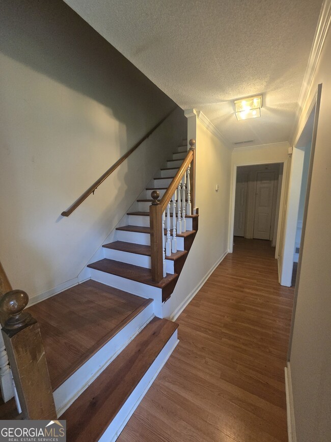 Photo - 3490 Runnymeade Dr