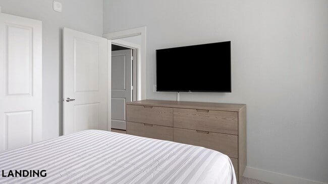 Photo - 1619 N Frazier St Unidad 104