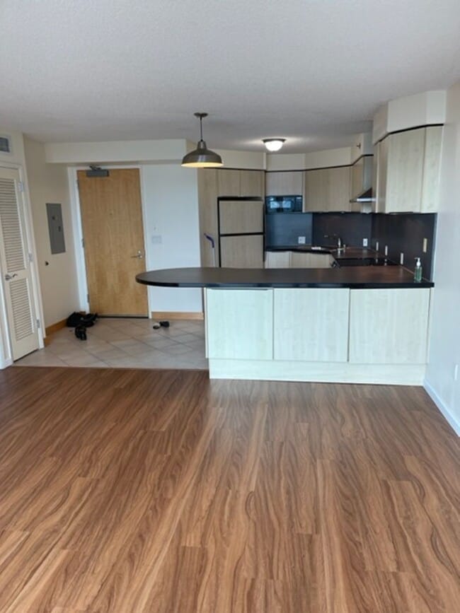 Photo - 1/1/1- One Archer Lane. Central AC!  WIFI & Cable included