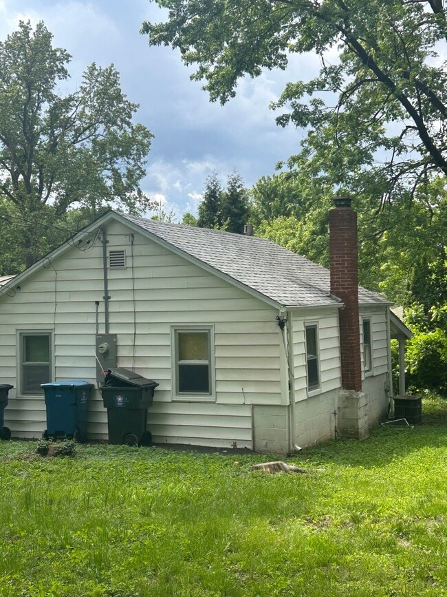 Photo - 222 Manning Ave