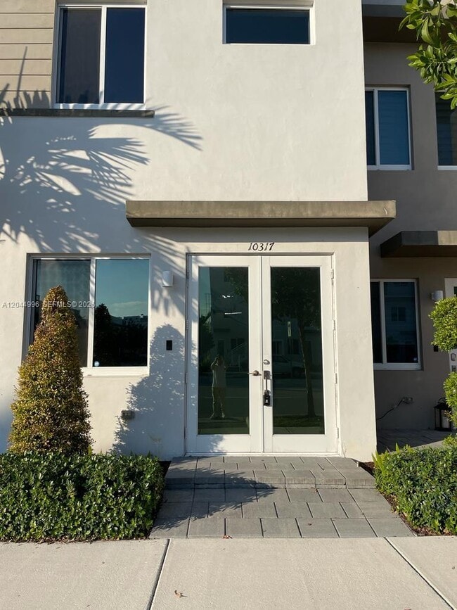 Building Photo - 10317 NW 66th St